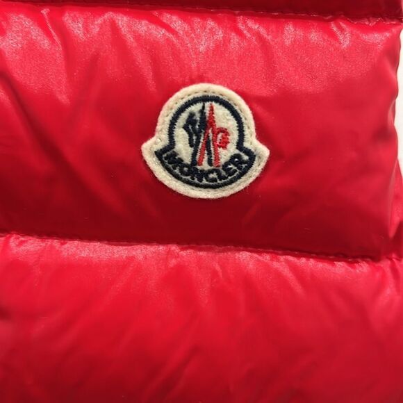 MONCLER UNISEX KIDS BERNARD GILET RED VEST LIKE NEW 2Y - Picture 4 of 15